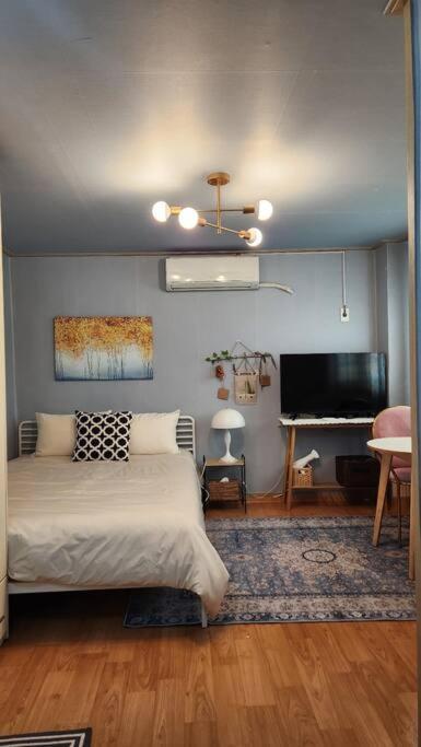#a5 Opensale Long-term Discount On The 1st Floor Of Mapo Sinchon Hotspot For 5 Minutes Walk From Hongik 4 * Seul