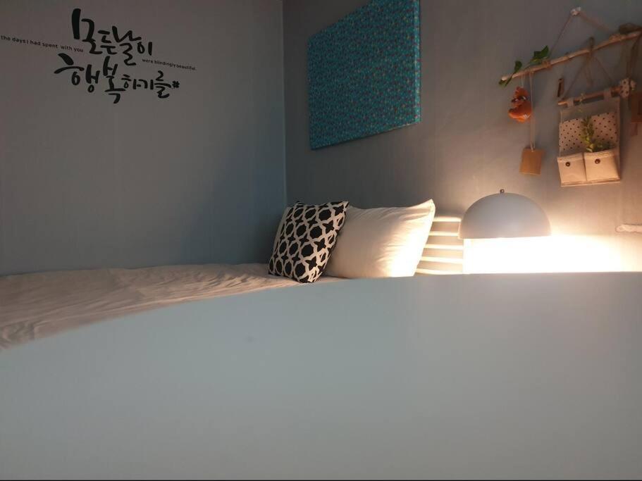 #a5 Opensale Long-term Discount On The 1st Floor Of Mapo Sinchon Hotspot For 5 Minutes Walk From Hongik 4 Villa *